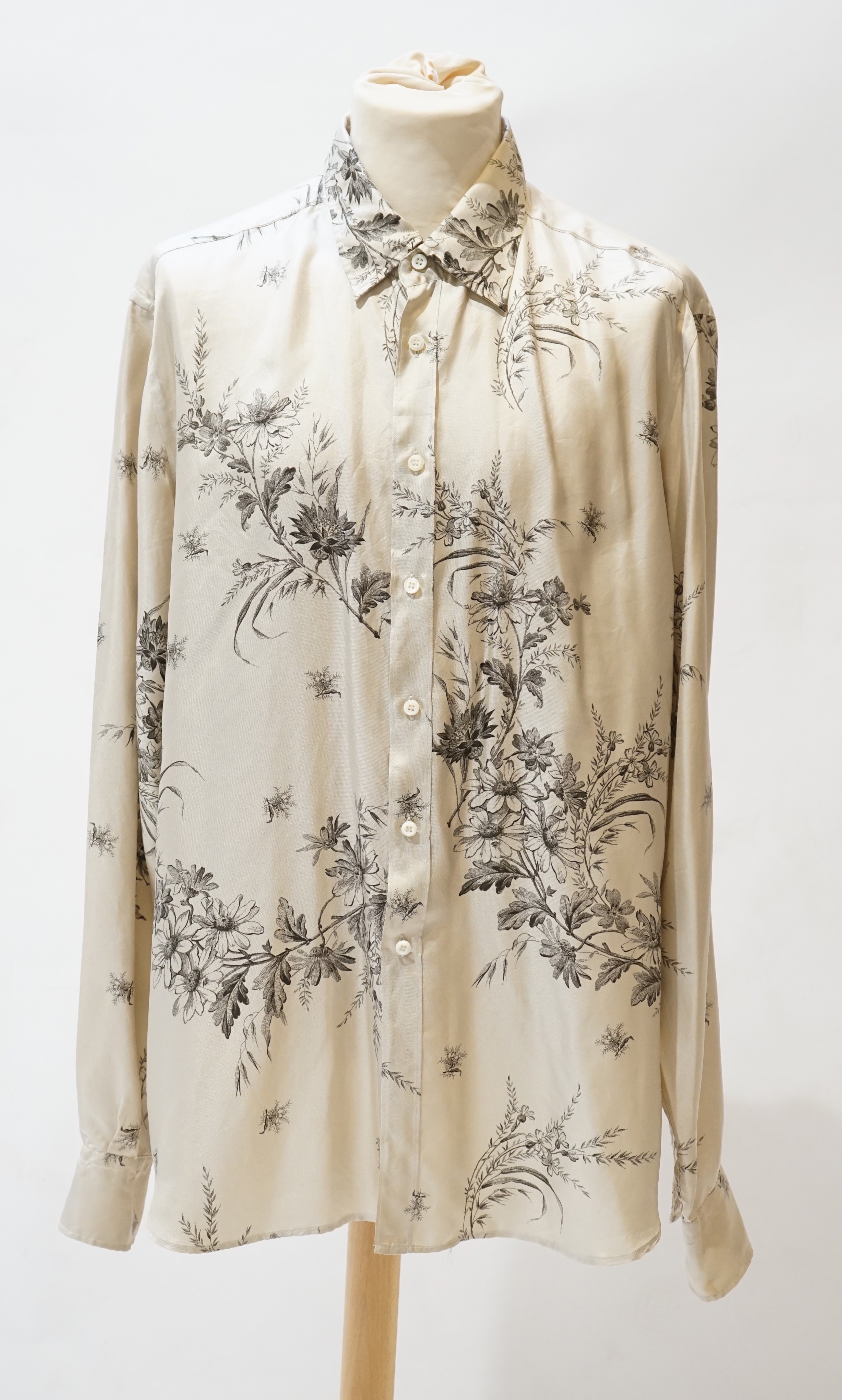 A gentleman's Prada silk shirt decorated with wild flowers, size 17.5/44